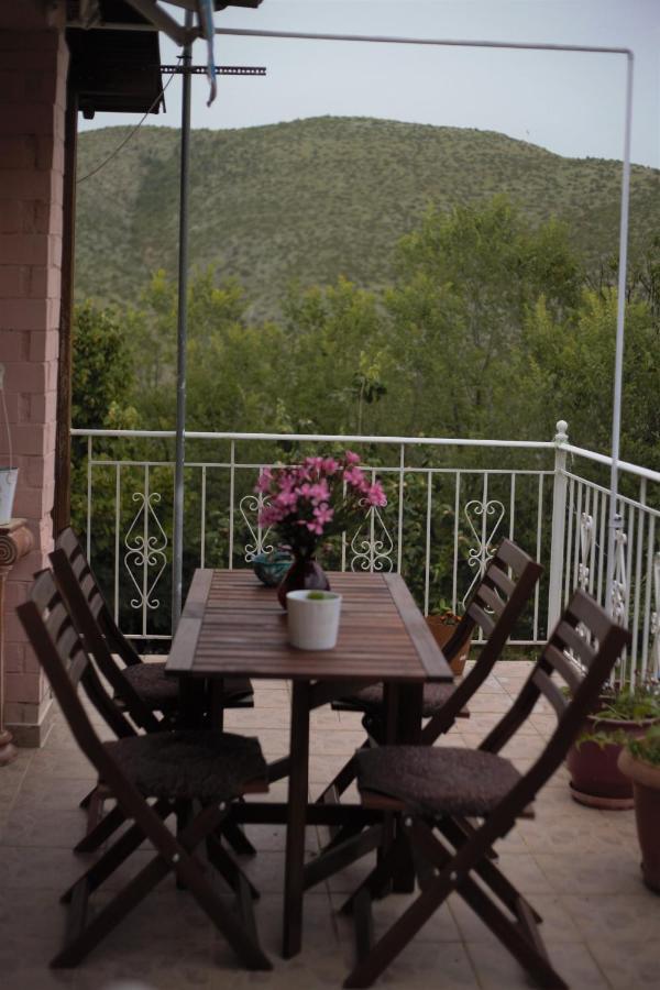 Countryside Cottage With Garden & Lake View Peraia  Exterior photo